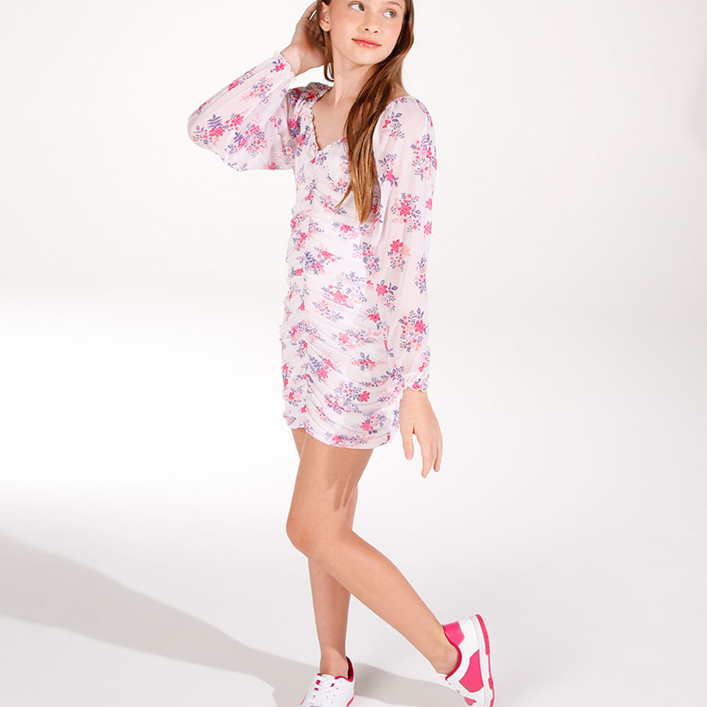 Vestido juvenil de tule franzido floral colorido Vestido juvenil de tule franzido floral colorido