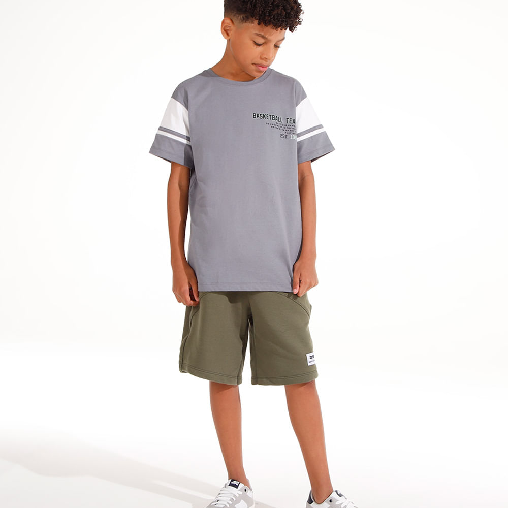 Short de moletom juvenil com recorte preto - verde militar Short de moletom juvenil com recorte preto - verde militar
