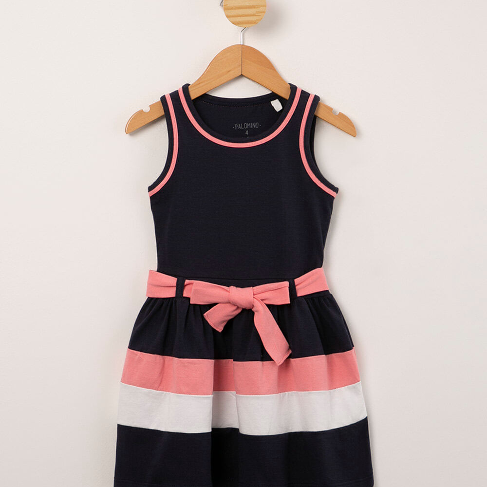Vestido infantil com recortes e faixa para amarrar azul marinho Vestido infantil com recortes e faixa para amarrar azul marinho