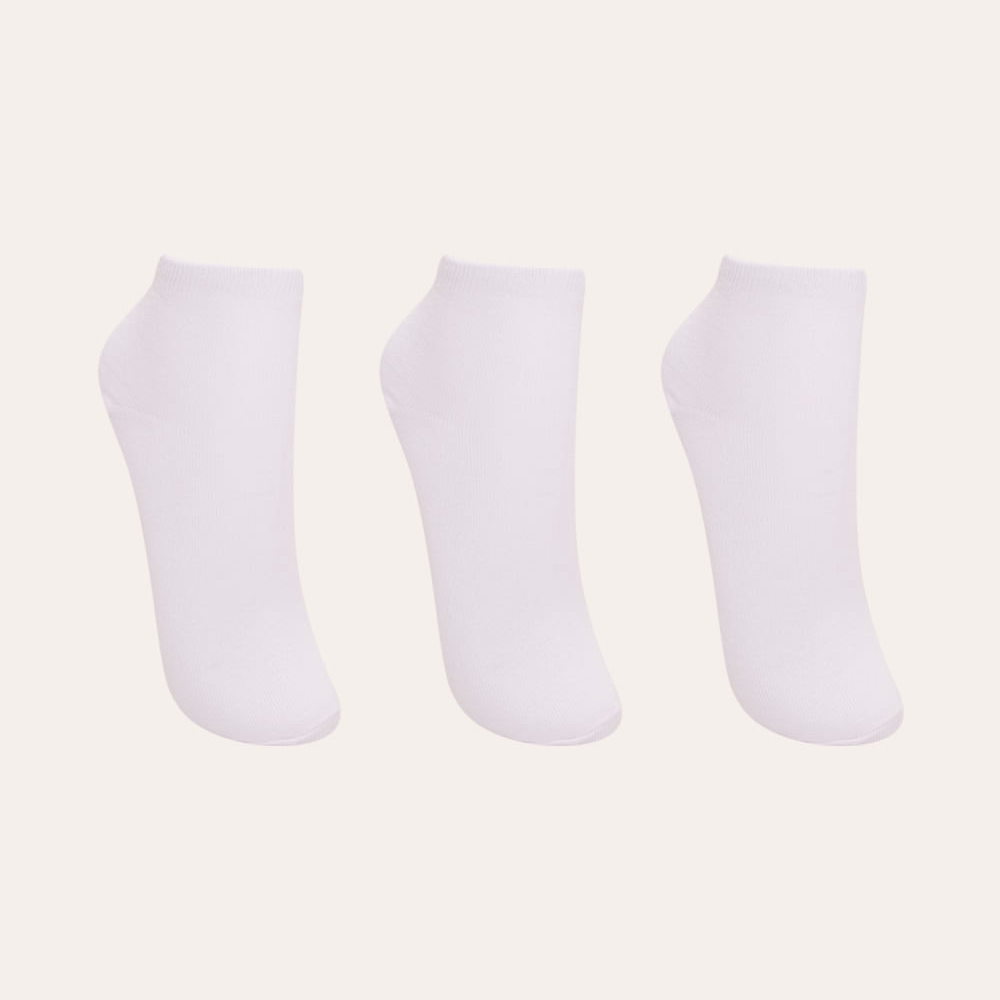 Kit de 3 meias infantis cano médio branco Kit de 3 meias infantis cano médio branco