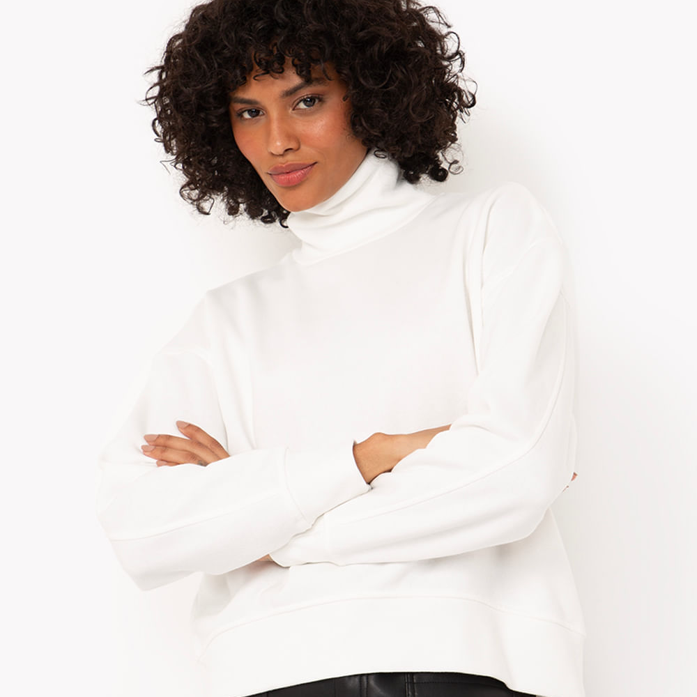 Blusão de moletom feminino gola alta off white Blusão de moletom feminino gola alta off white