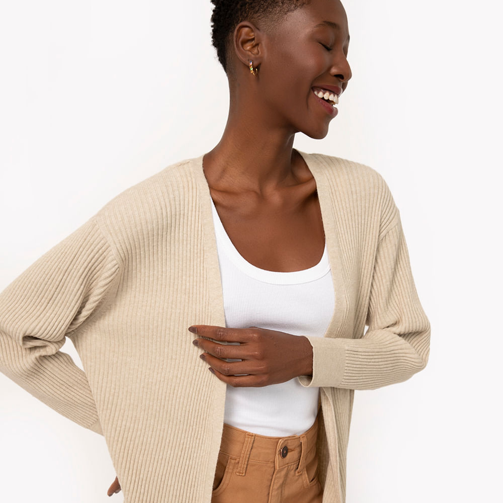 Cardigan alongado de tricô canelado manga longa bege Cardigan alongado de tricô canelado manga longa bege