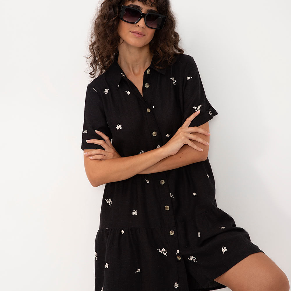 Vestido curto feminino chemise bordado floral preto Vestido curto feminino chemise bordado floral preto