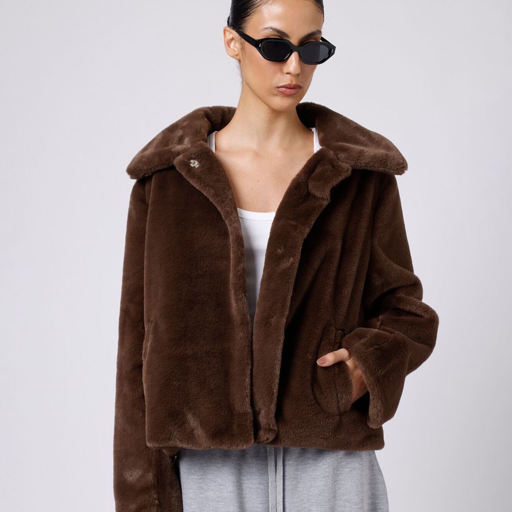 Casaco de pelúcia oversized mindset marrom Casaco de pelúcia oversized mindset marrom
