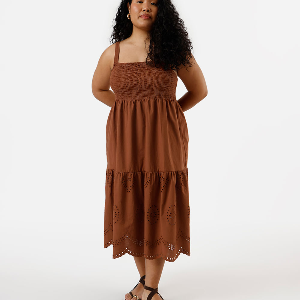 Vestido midi feminino com recortes plus size marrom Vestido midi feminino com recortes plus size marrom