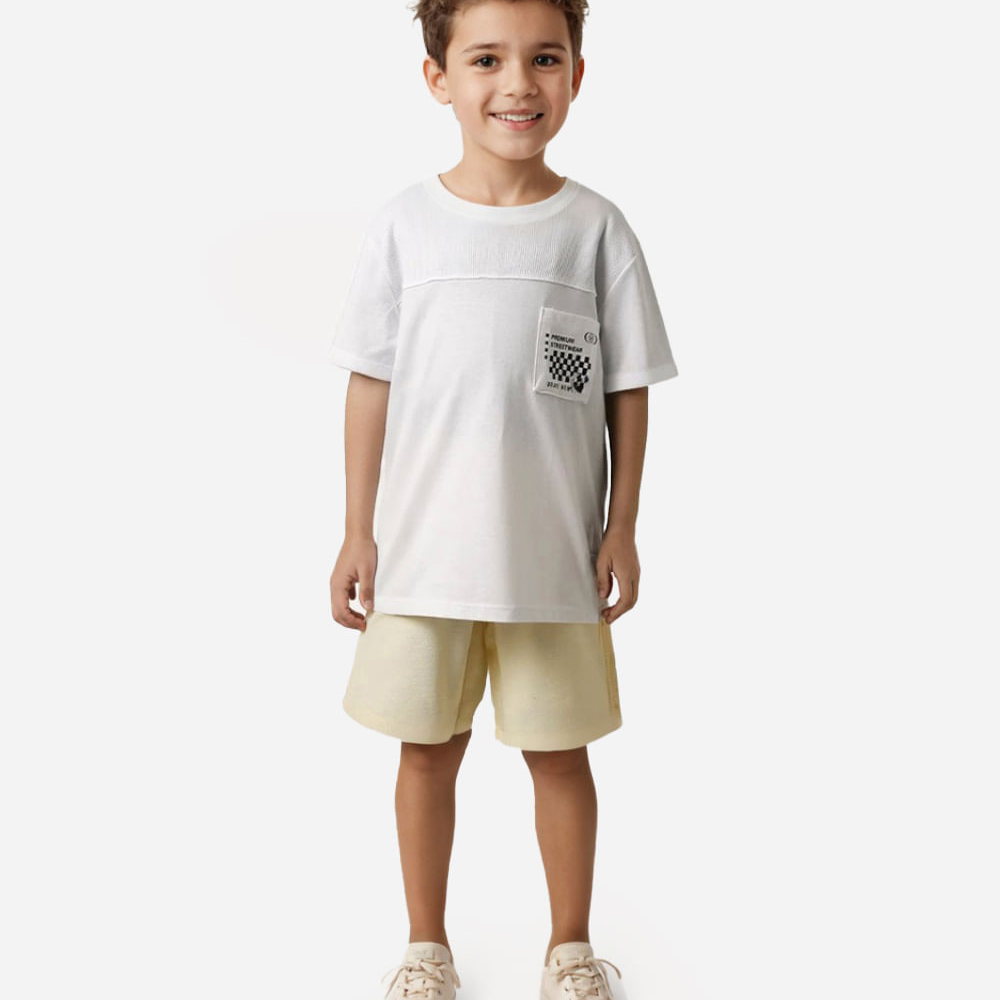 Camiseta de algodão infantil com bolso texturizada off white Camiseta de algodão infantil com bolso texturizada off white