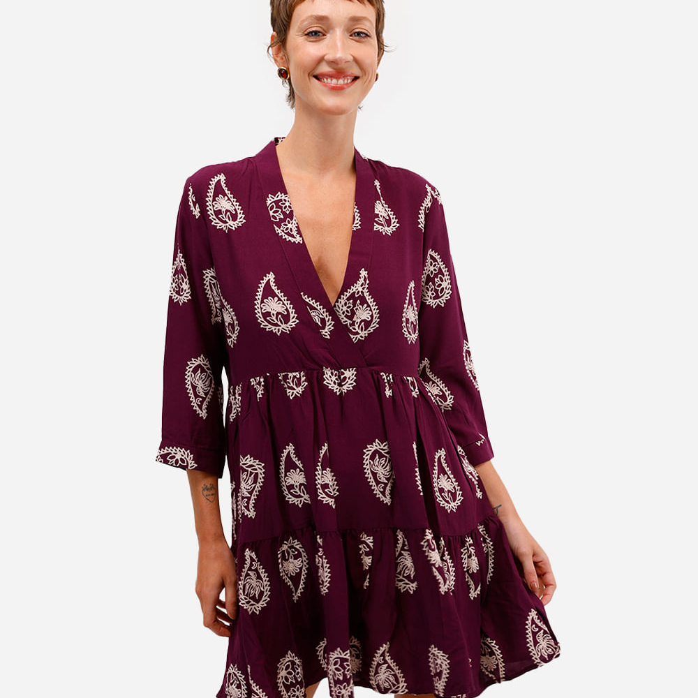 Vestido curto feminino de viscose paisley roxo