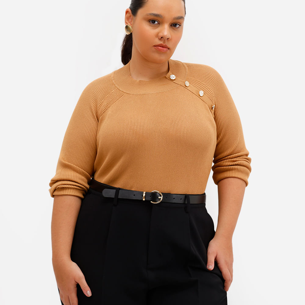 Suéter feminino de tricot canelado com botões plus size bege Suéter feminino de tricot canelado com botões plus size bege