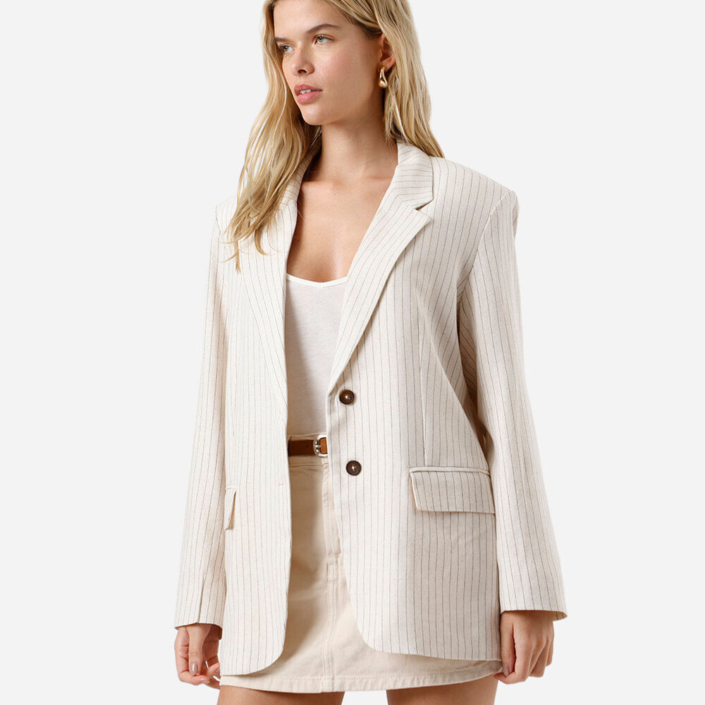 Blazer de alfaiataria feminino com linho risca de giz bege Blazer de alfaiataria feminino com linho risca de giz bege