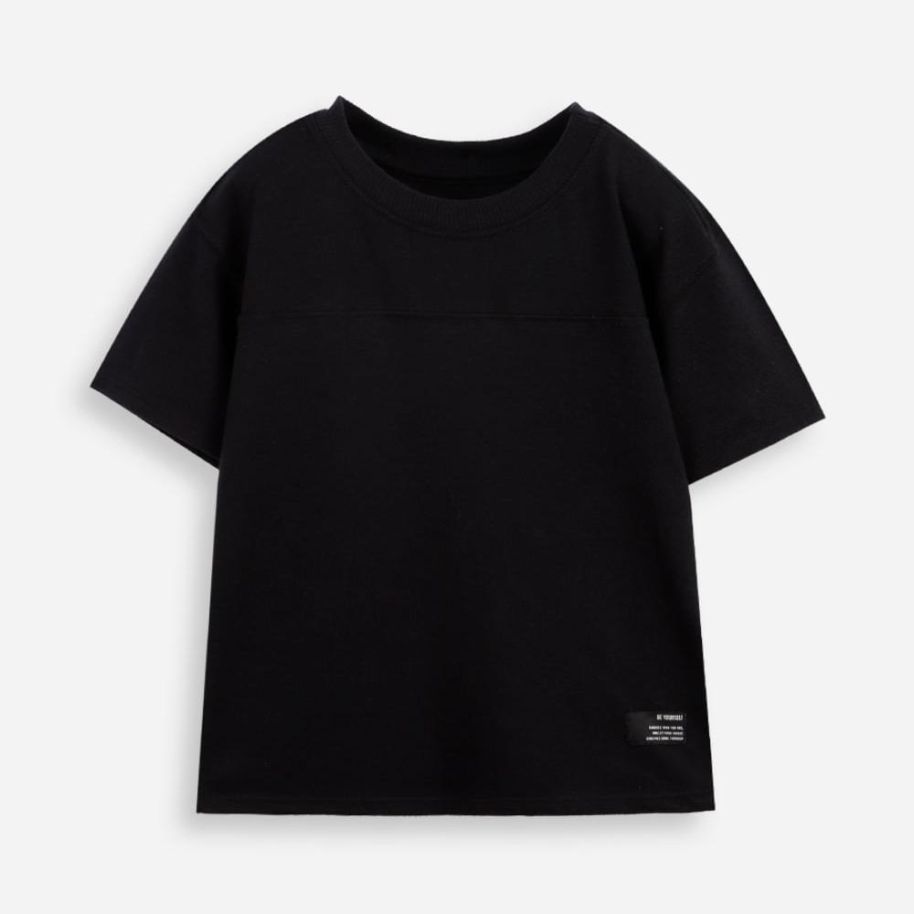 Camiseta infantil malha piquet com recorte preta
