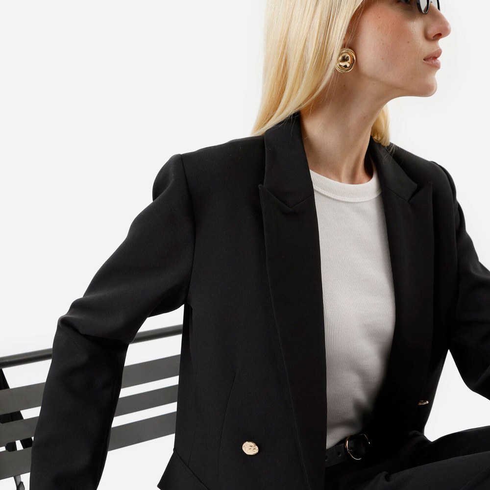 Blazer de alfaiataria feminino com viscose preto Blazer de alfaiataria feminino com viscose preto