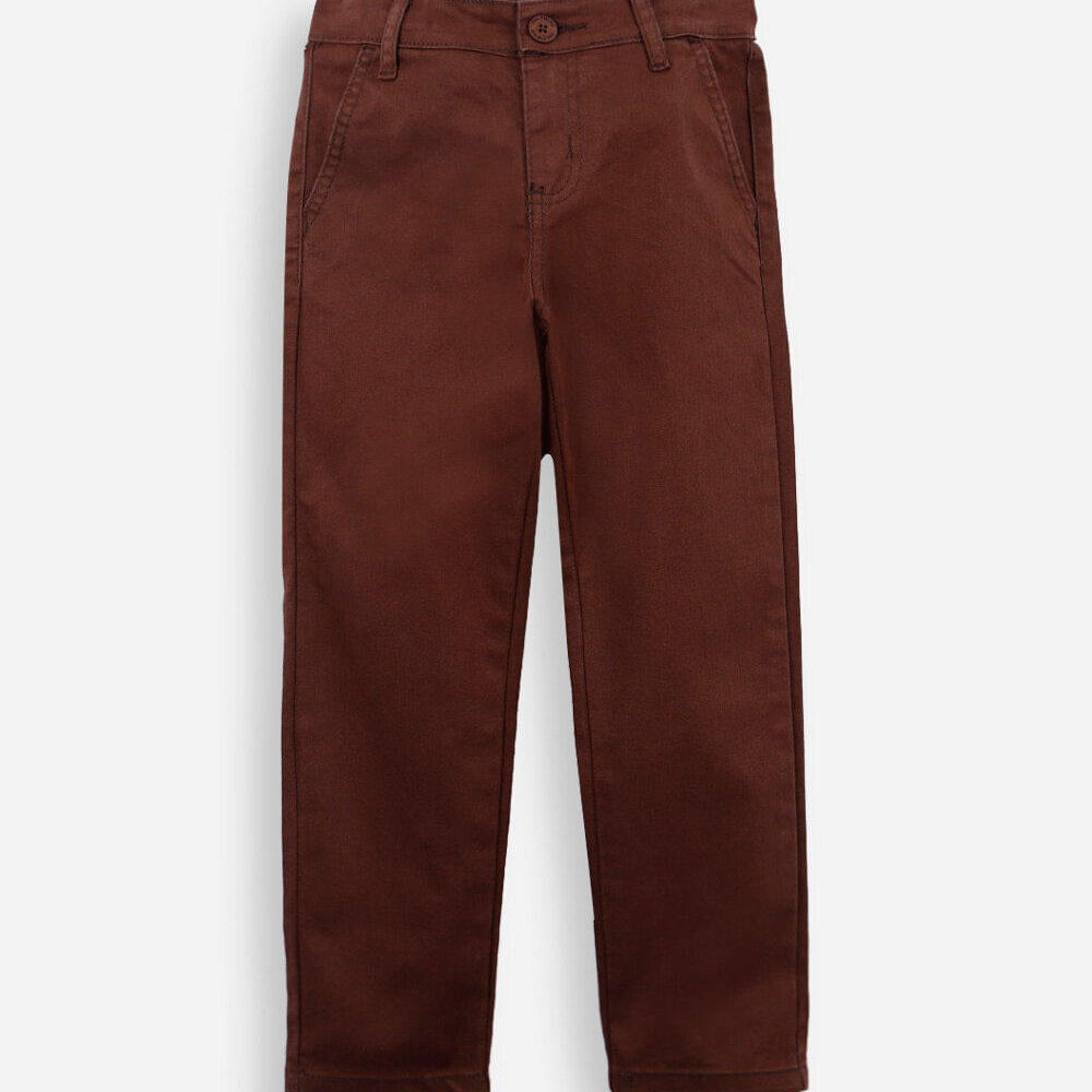 Calça slim chino infantil de sarja marrom Calça slim chino infantil de sarja marrom