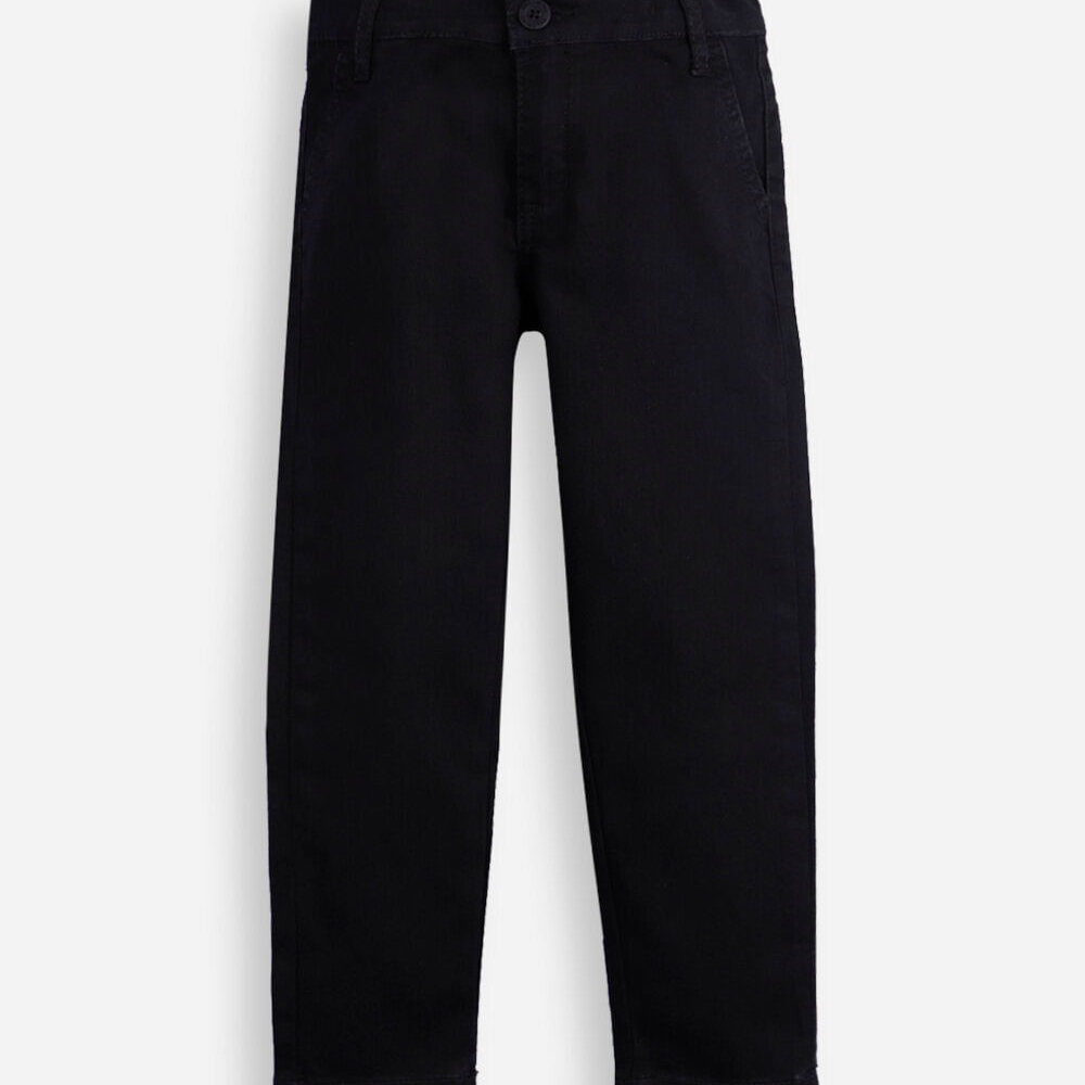 Calça slim chino infantil de sarja preta Calça slim chino infantil de sarja preta