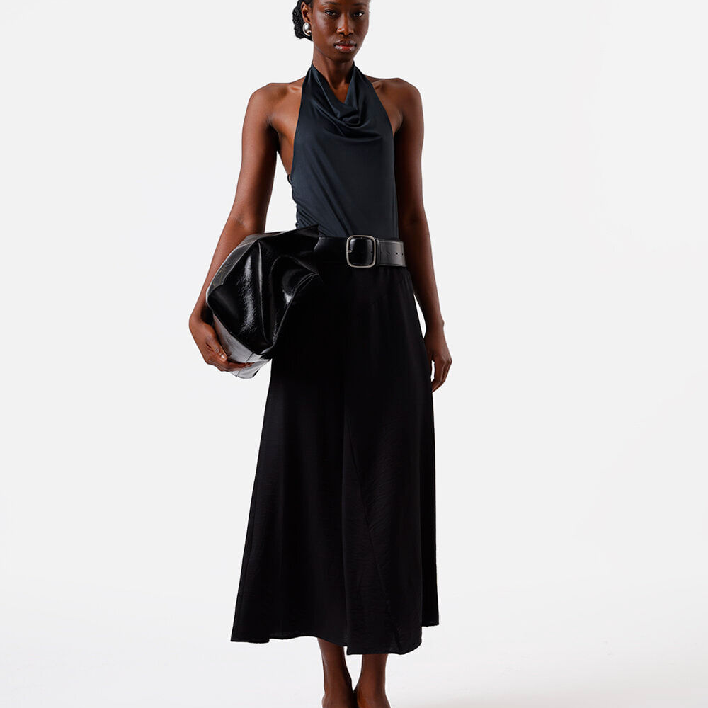 Saia midi feminina com viscose assimétrica preta Saia midi feminina com viscose assimétrica preta