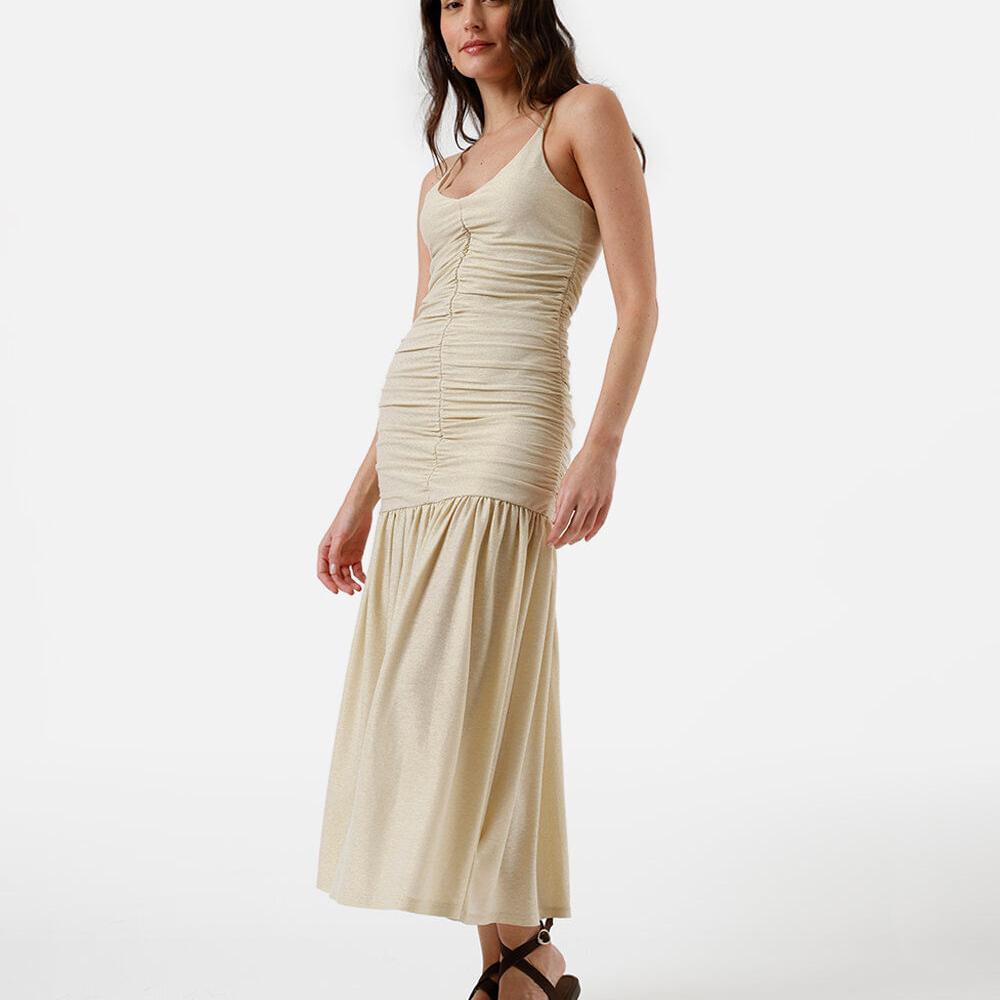 Vestido midi alça fina feminino franzido bege Vestido midi alça fina feminino franzido bege