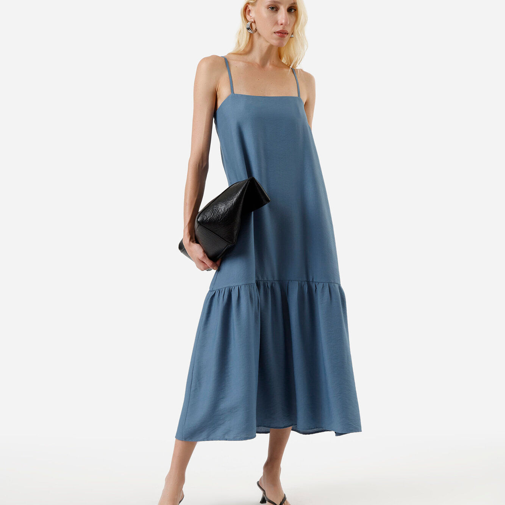 Vestido midi feminino de viscose alça fina - azul médio Vestido midi feminino de viscose alça fina - azul médio