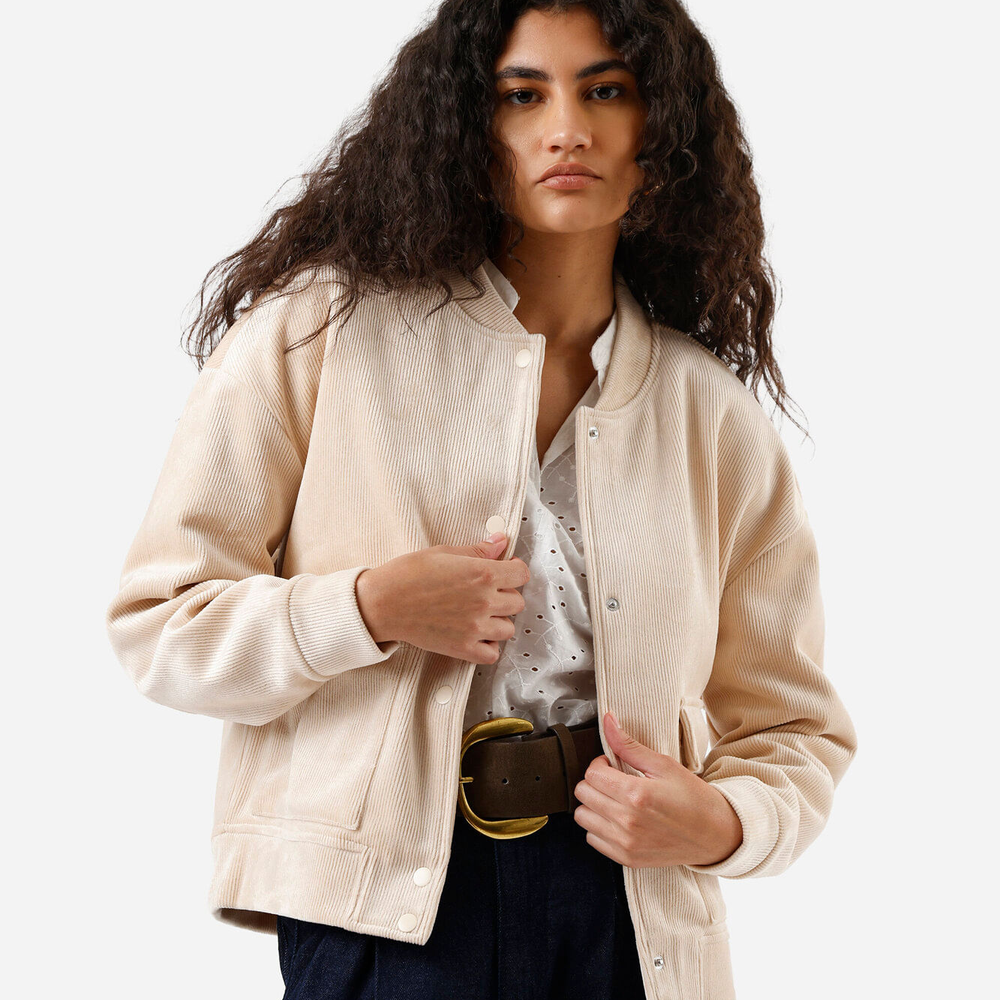 Jaqueta bomber feminina de veludo cotelê com bolsos bege Jaqueta bomber feminina de veludo cotelê com bolsos bege