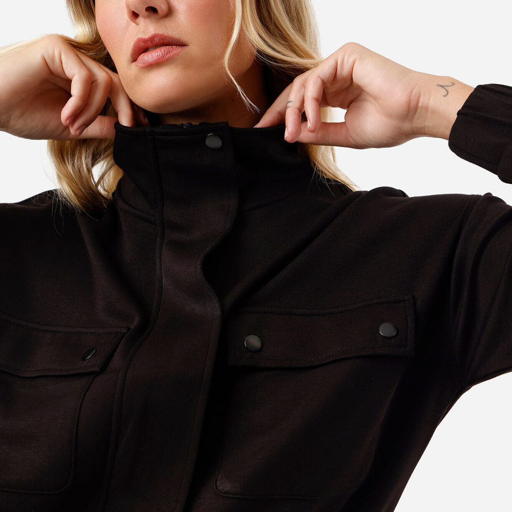 Jaqueta feminina com viscose gola alta preta Jaqueta feminina com viscose gola alta preta