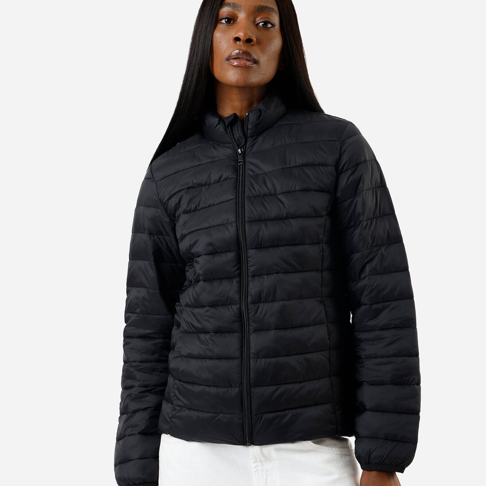 Jaqueta puffer feminina gola alta preta Jaqueta puffer feminina gola alta preta