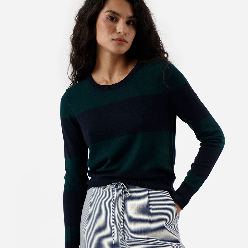Suéter feminino em tricot listrado verde Suéter feminino em tricot listrado verde
