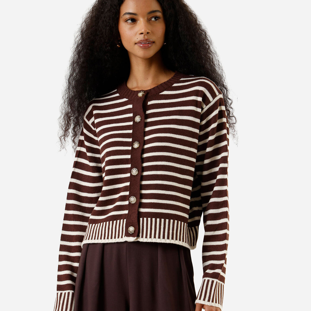 Cardigan feminino de tricot listrado marrom Cardigan feminino de tricot listrado marrom