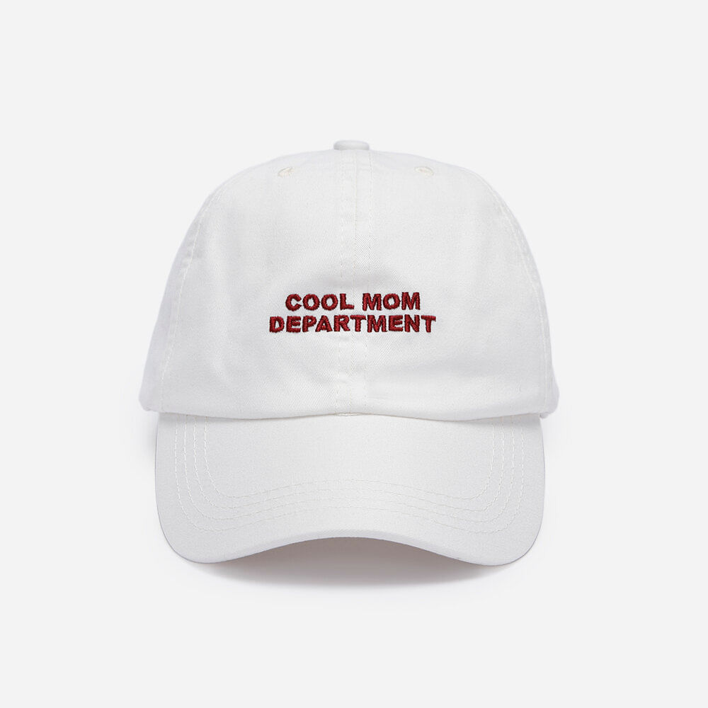 Boné aba curva com bordado cool mom department off white Boné aba curva com bordado cool mom department off white