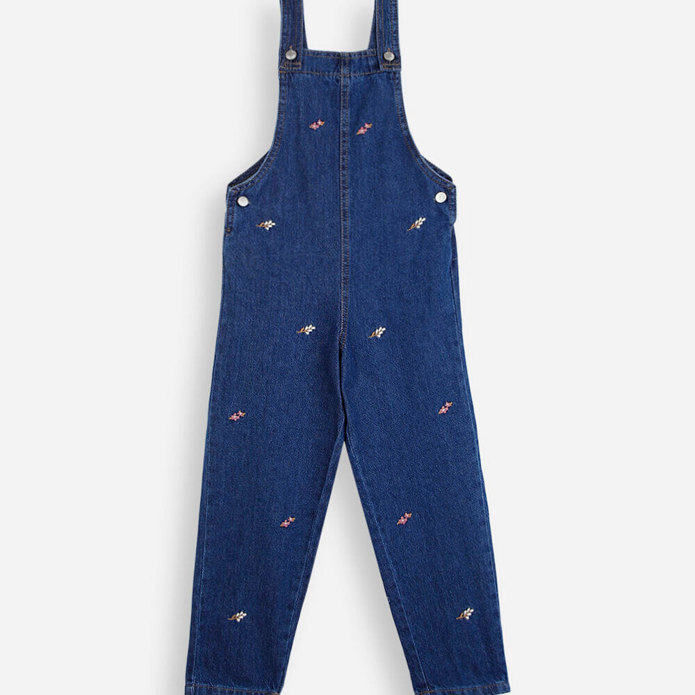 Jardineira infantil jeans com bordados florais azul Jardineira infantil jeans com bordados florais azul