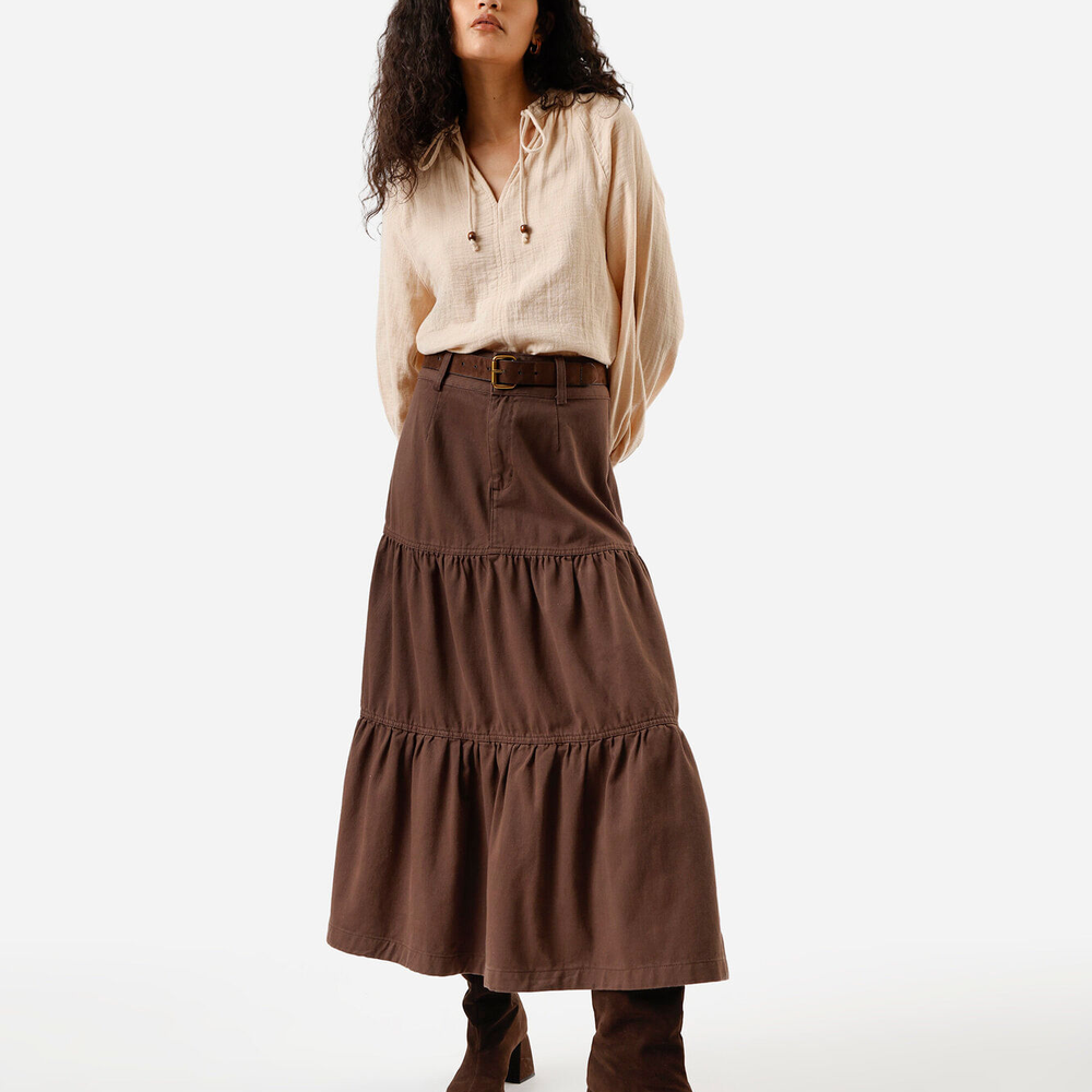 Saia midi feminina de sarja com recortes e fenda marrom Saia midi feminina de sarja com recortes e fenda marrom