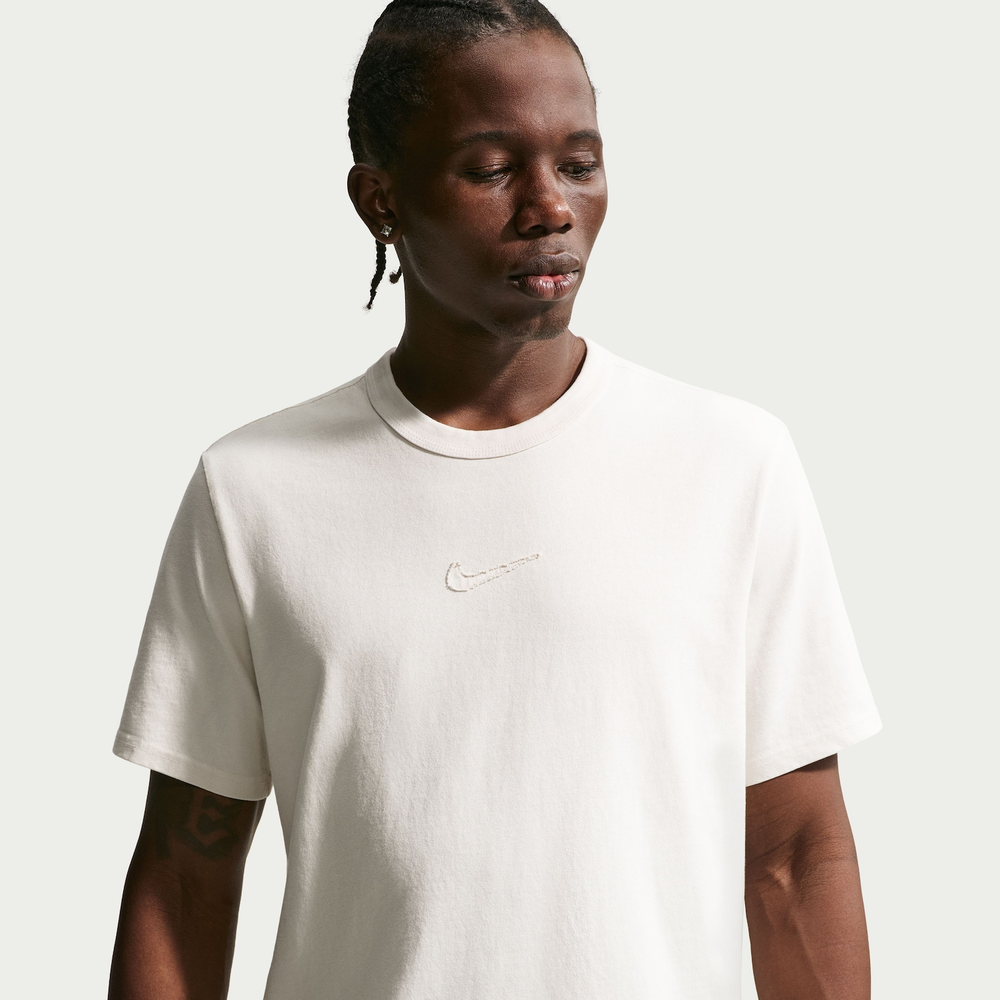 Camiseta Nike Sportswear Tailored Essentials Unissex Camiseta Nike Sportswear Tailored Essentials Unissex