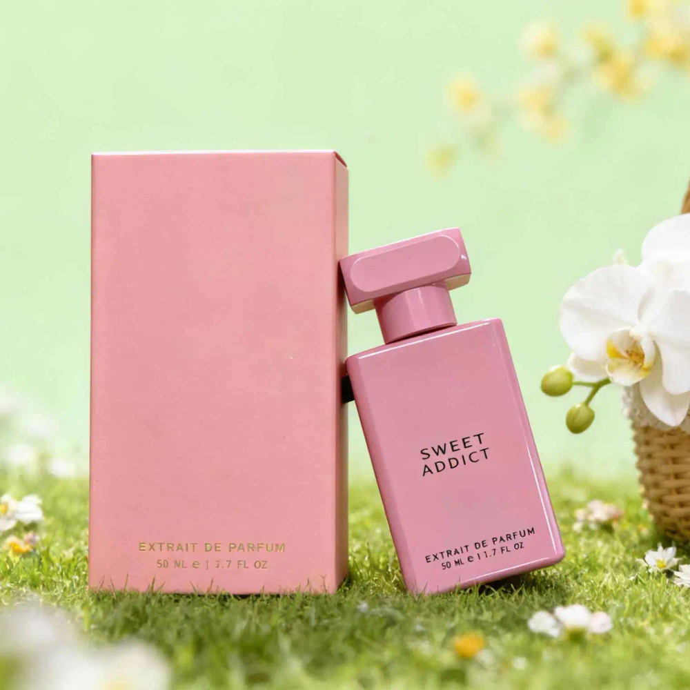 Sweet Addict perfume, powder mixed bottle body, fresh citrus opening, fragrant rose jasmine interwoven with the dense sweetness of cotton jelly, lasting fragrance, suitable for dating and commuting