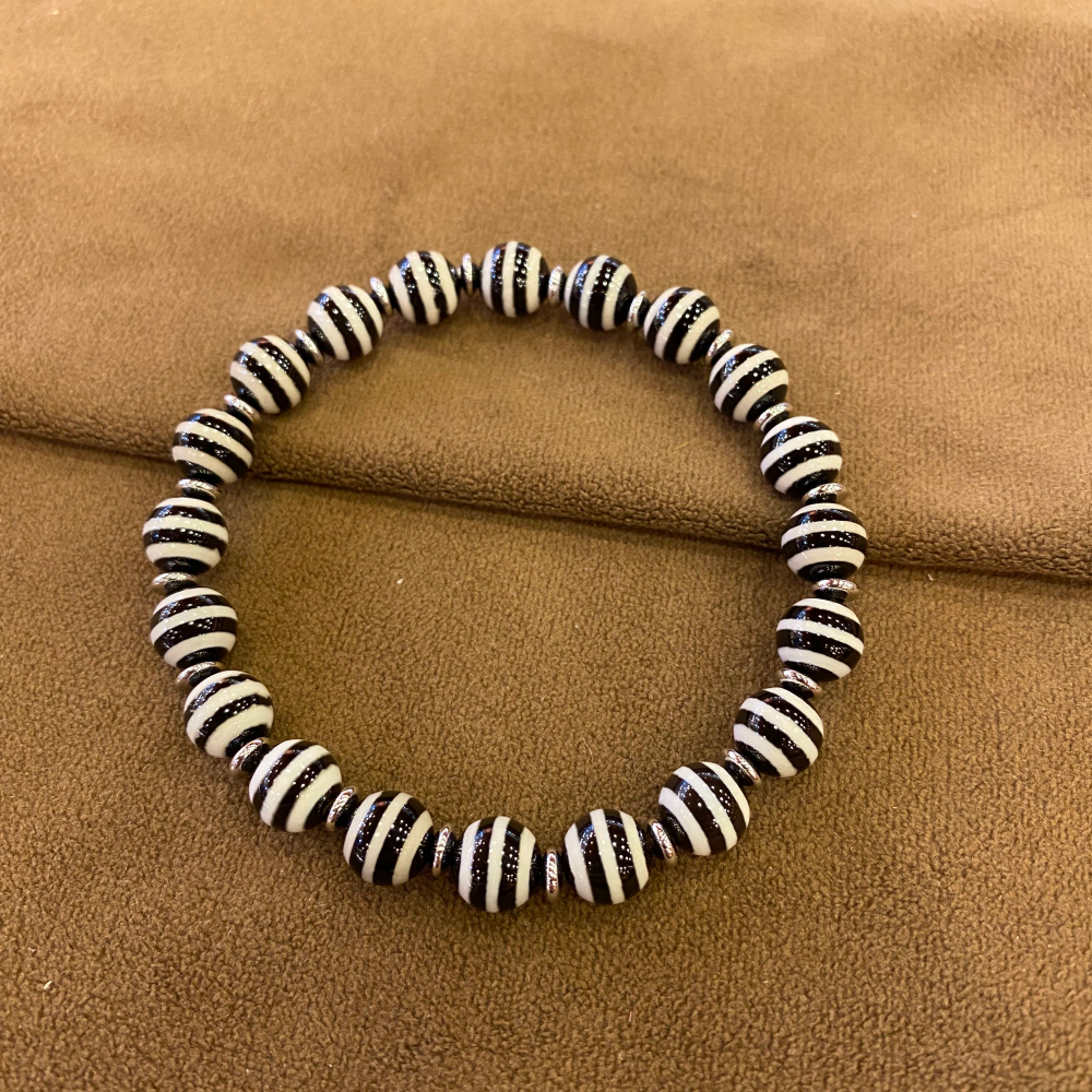 Black & White Striped Agate Bracelet, Tibetan Style Black & White Striped Agate Bracelet, Tibetan Style