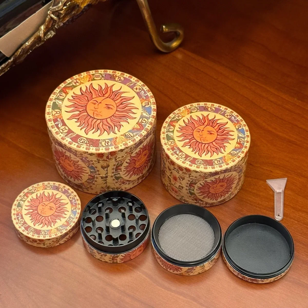 1.4/ 1.8/ 2.4inch Red Sun 4-Layers Herb Grinder Bud Zinc Alloy Crusher Metal Cutter Manual Grinder Raw Grass Smoking Tool Gift 1.4/ 1.8/ 2.4inch Red Sun 4-Layers Herb Grinder Bud Zinc Alloy Crusher Metal Cutter Manual Grinder Raw Grass Smoking Tool Gift