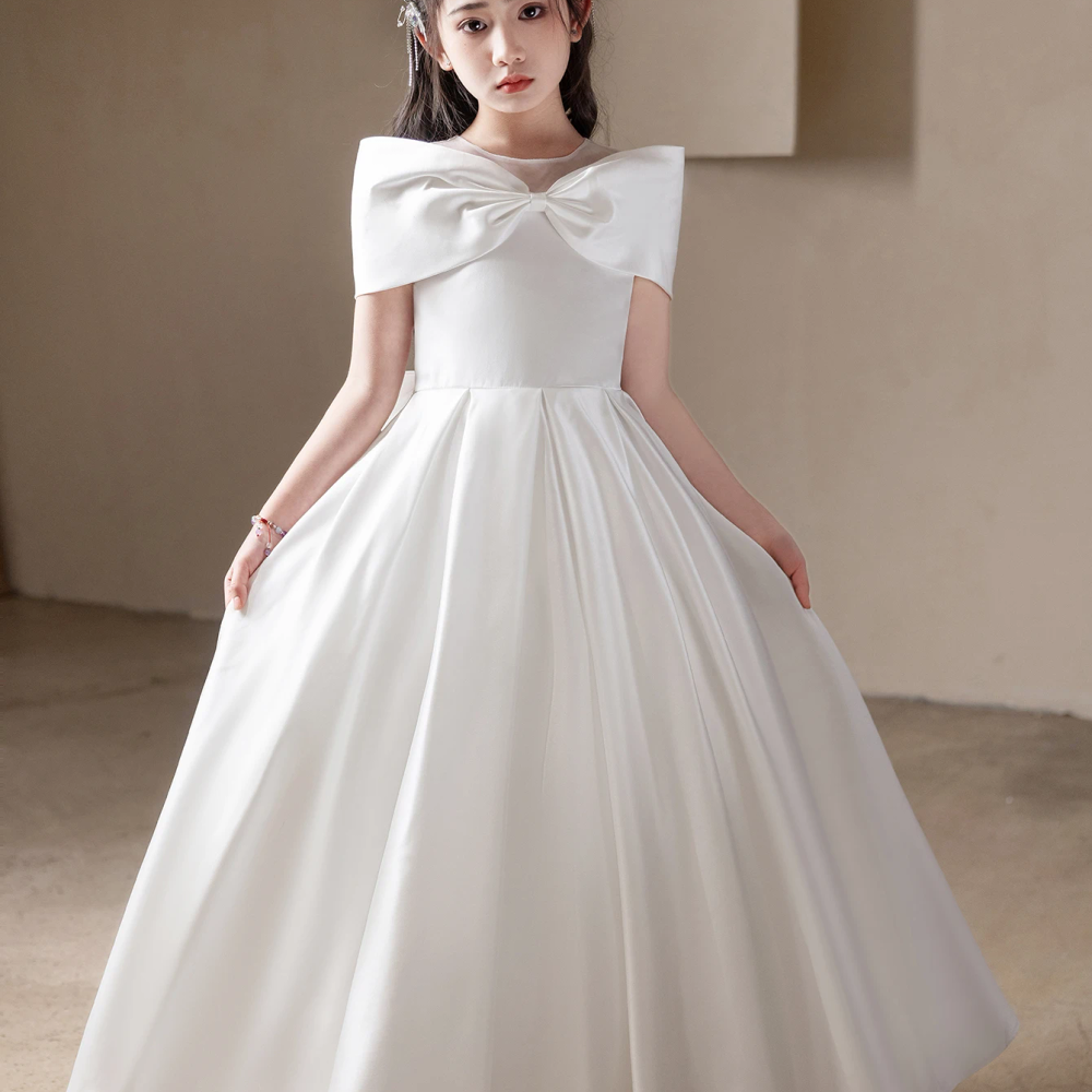 Elegant White Long Dress With Large Bow For Birthday Or Wedding Parties Designed Specifically For Formal Occasions For Teenagers Elegant White Long Dress With Large Bow For Birthday Or Wedding Parties Designed Specifically For Formal Occasions For Teenagers