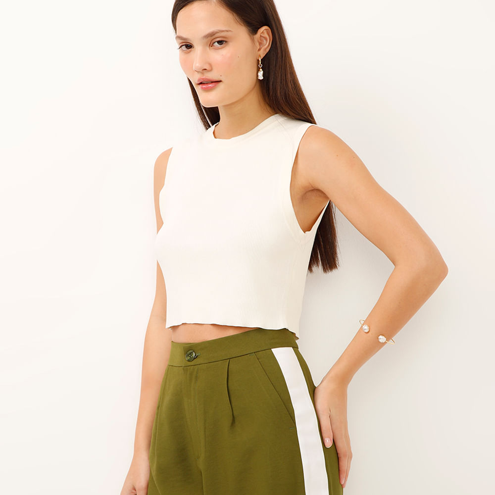 Regata de viscose alça larga canelada off white Regata de viscose alça larga canelada off white