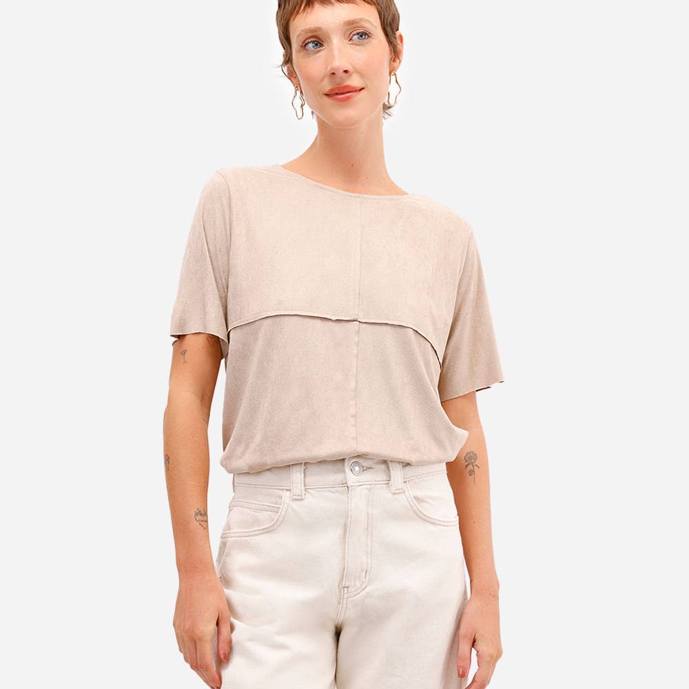 Blusa em suede manga curta com recortes marrom - cinza claro Blusa em suede manga curta com recortes marrom - cinza claro
