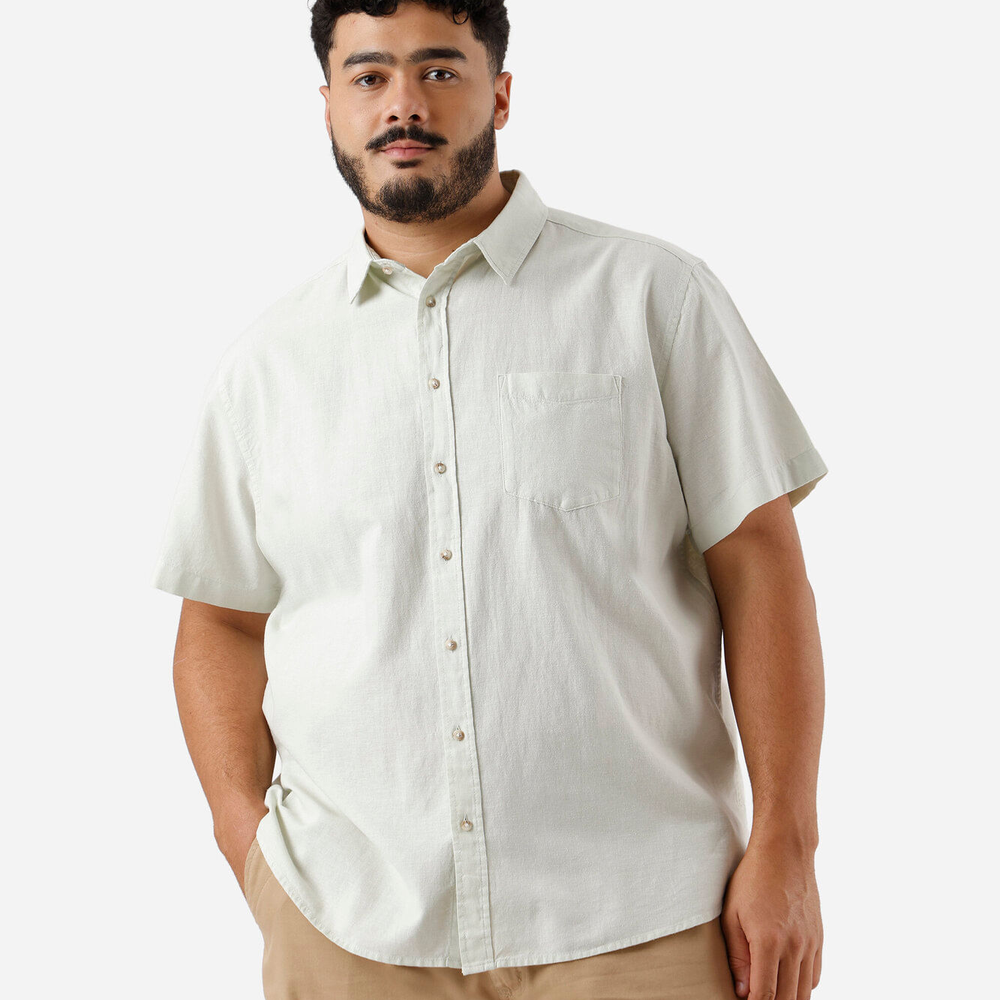 Camisa plus size com linho manga curta verde Camisa plus size com linho manga curta verde