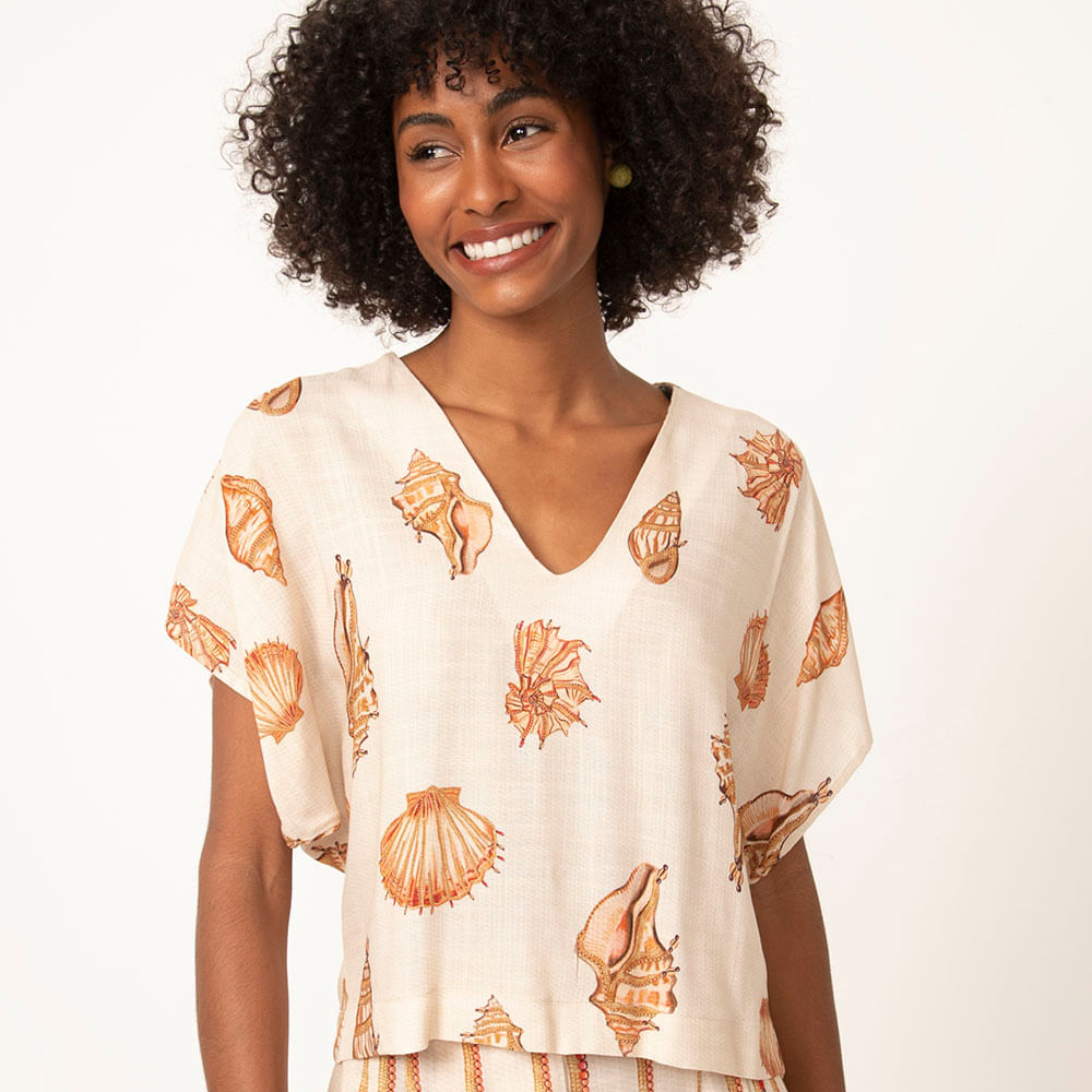 Blusa de viscose manga curta conchas off white Blusa de viscose manga curta conchas off white