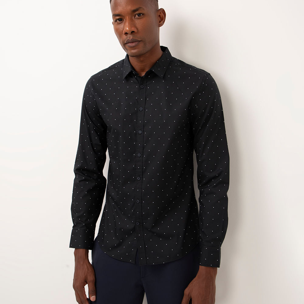 Camisa de algodão slim poá manga longa preta Camisa de algodão slim poá manga longa preta