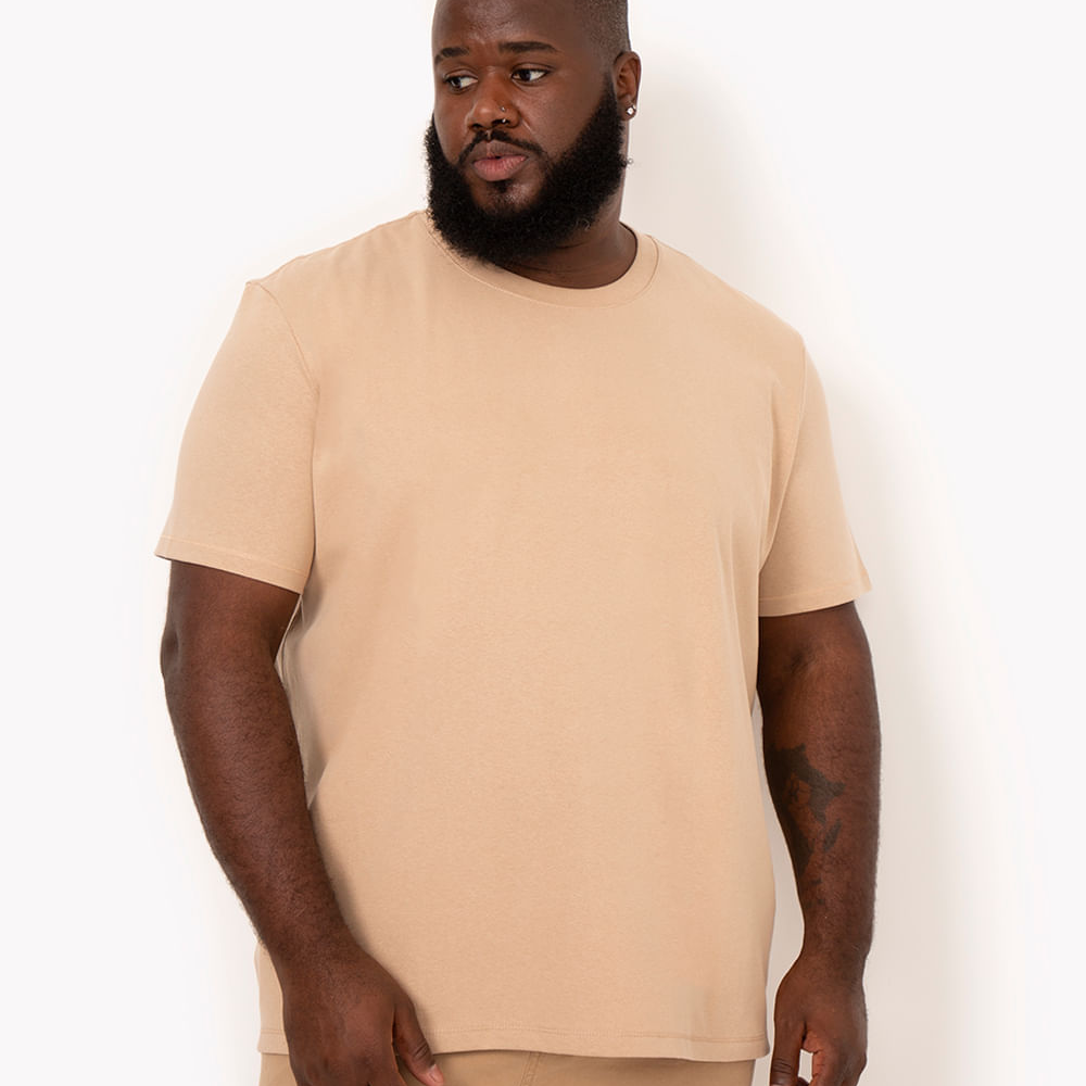 Camiseta de algodão plus size oversized manga curta preta - bege claro Camiseta de algodão plus size oversized manga curta preta - bege claro