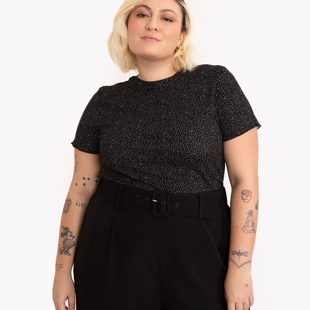 Blusa plus size de viscose poá manga curta preto Blusa plus size de viscose poá manga curta preto