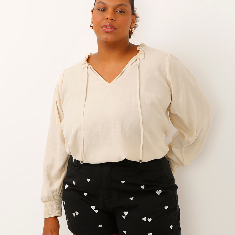 Blusa plus size decote v manga longa bufante bege Blusa plus size decote v manga longa bufante bege