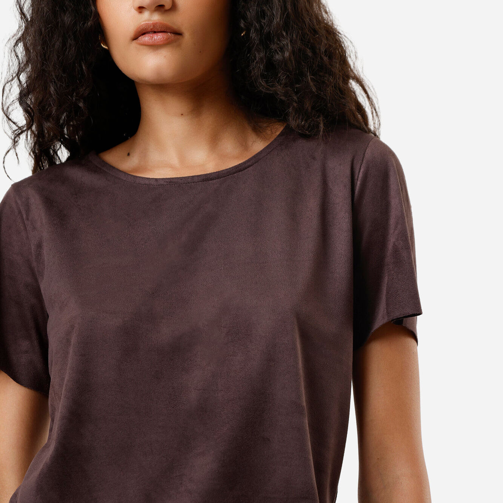 Cropped feminino de suede manga curta marrom