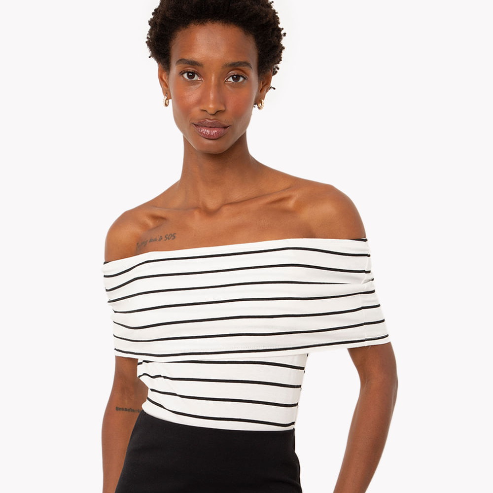 Blusa de algodão listrada ombro a ombro off white