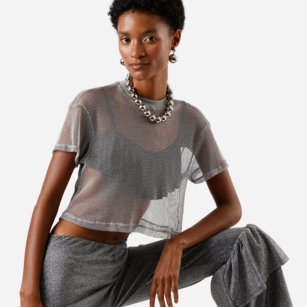 Cropped de tela manga curta com brilho lurex cinza Cropped de tela manga curta com brilho lurex cinza