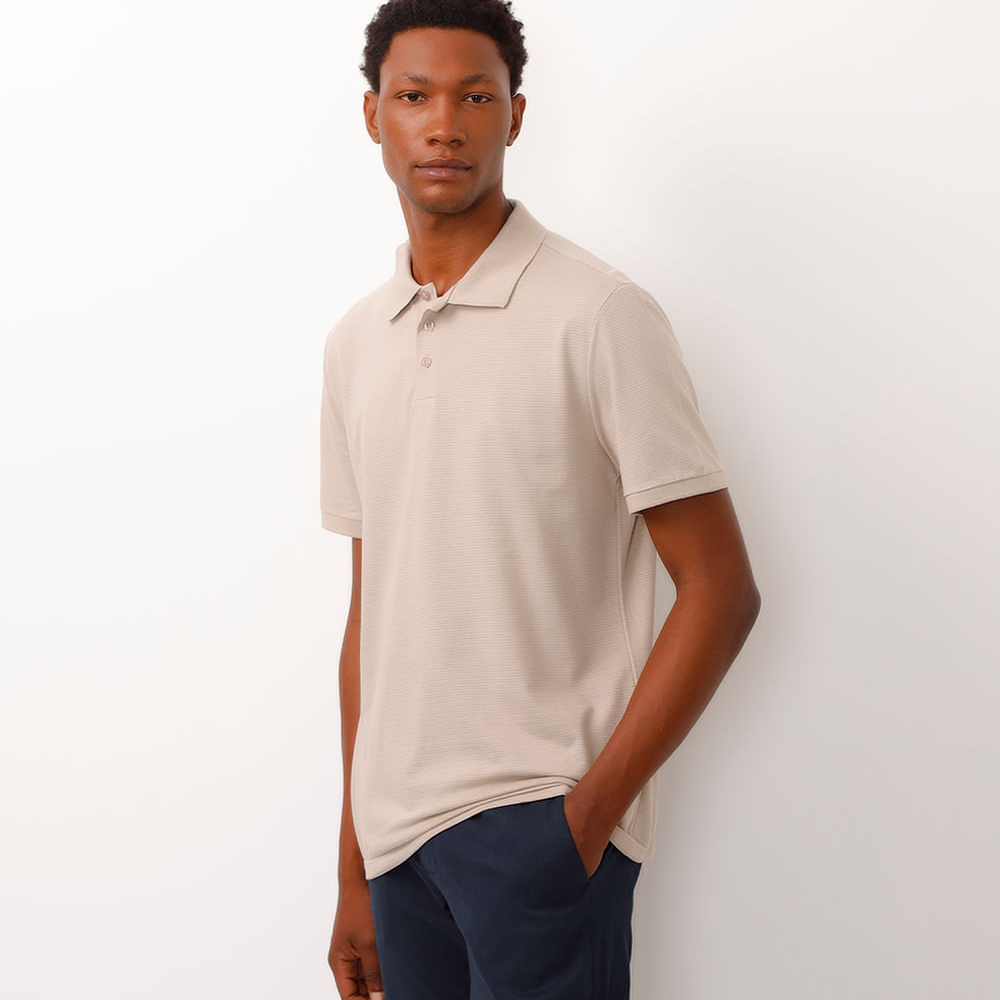 Polo de algodão comfort com botão bege Polo de algodão comfort com botão bege