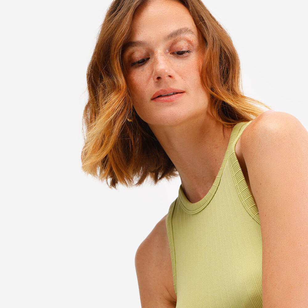 Cropped feminino de poliamida canelado verde Cropped feminino de poliamida canelado verde