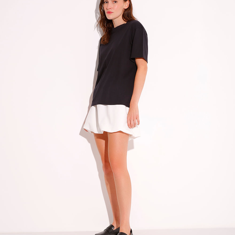 Saia curta de algodão balonê mindset off white Saia curta de algodão balonê mindset off white