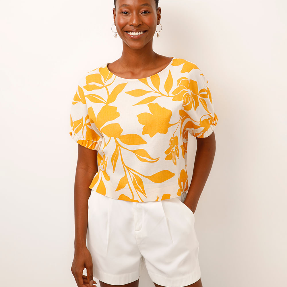 Blusa com linho manga curta floral amarela Blusa com linho manga curta floral amarela