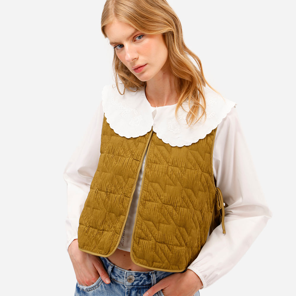 Colete feminino texturizado com amarração verde Colete feminino texturizado com amarração verde