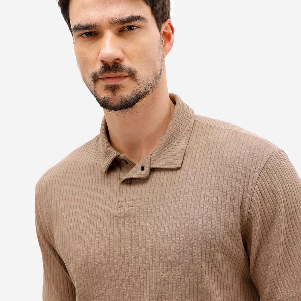 Polo masculina manga curta canelada marrom Polo masculina manga curta canelada marrom